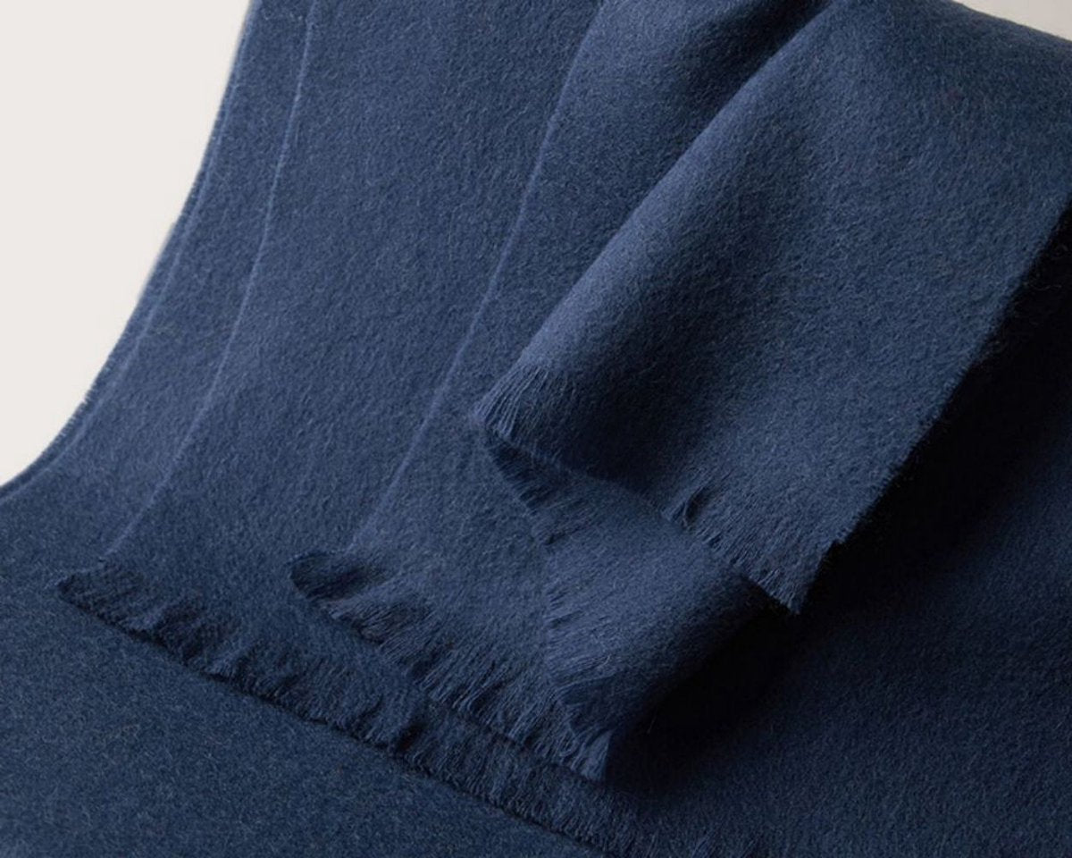 Lightweight Wool Scarf – Warm, Soft, Unisex (32×190cm) – Blue