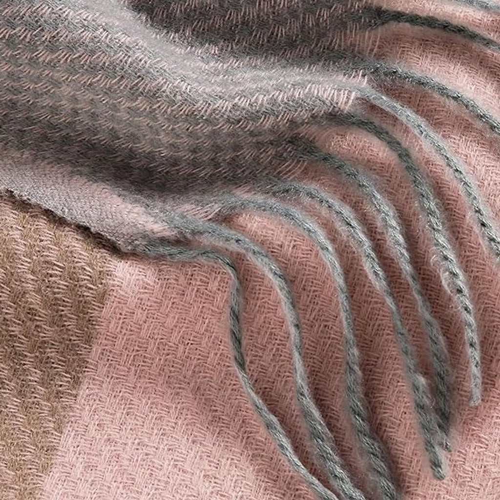 Women's Pink Checked Winter Scarf with Fringes – Soft Warm Wrap (180 × 70 cm)