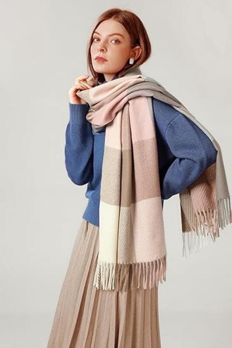 Women's Pink Checked Winter Scarf with Fringes – Soft Warm Wrap (180 × 70 cm)